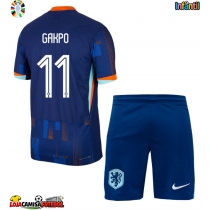 Camisa de Futebol Holanda Cody Gakpo #11 Equipamento Secundário Infantil Europeu 2024 Manga Curta (+ Calças curtas)
